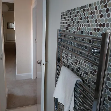 11 Prince Of Wales Terrace - 2 Bed With Sea Views *